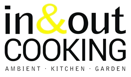 In & Out Cooking logo de folhetos