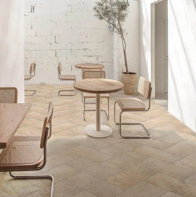 Piastrella da pavimento esterno 25 x 50 cm Sp. 8 mm Sand Stone in gres porcellanato smaltato beige satinato traffico molto intenso (pei 5/5) R11 1.38 mq