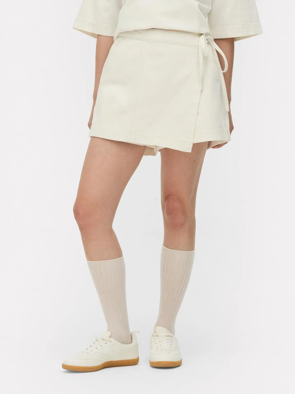 Falda pantalón vaquera con lazada delantera