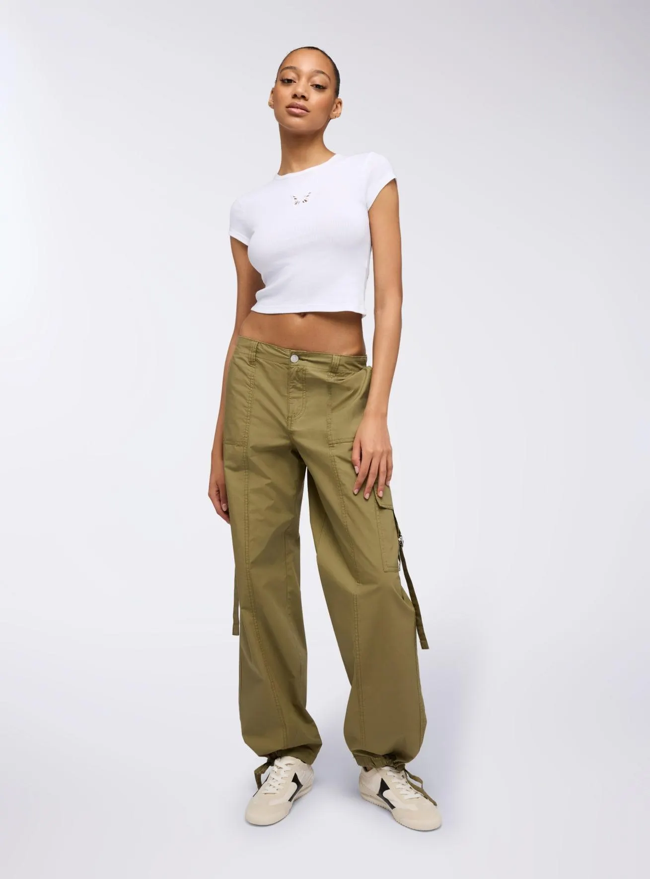 Pantaloni cargo con coulisse sul fondo Verde militare