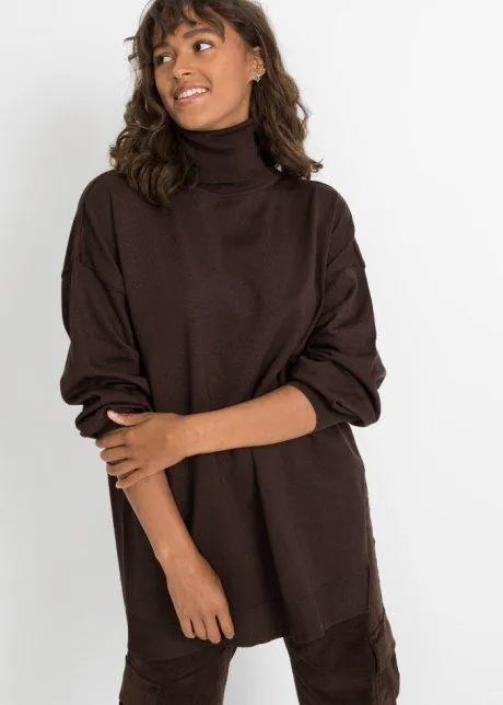 Maglione lungo a collo alto