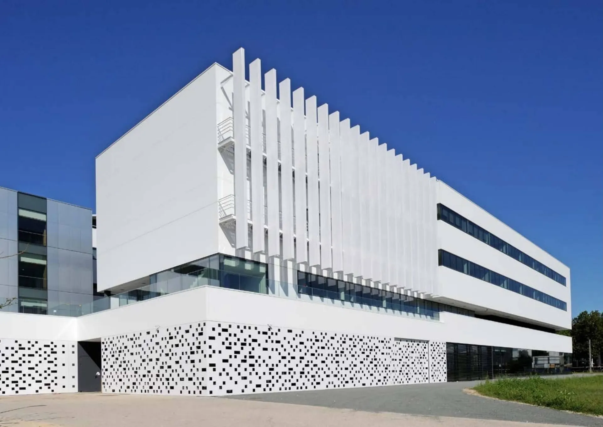 Volantino Porcelanosa da 9 aprile a 28 dicembre di 2024 - Pagina del volantino 42