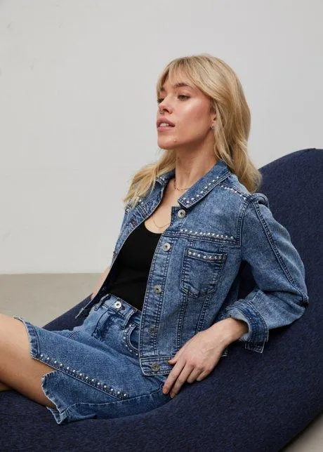 Giacca di jeans con borchiette