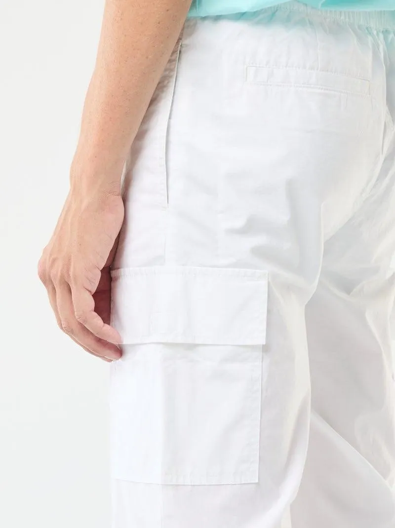 Pantaloni cargo con cintura elasticizzata + cordoncini - bianco
