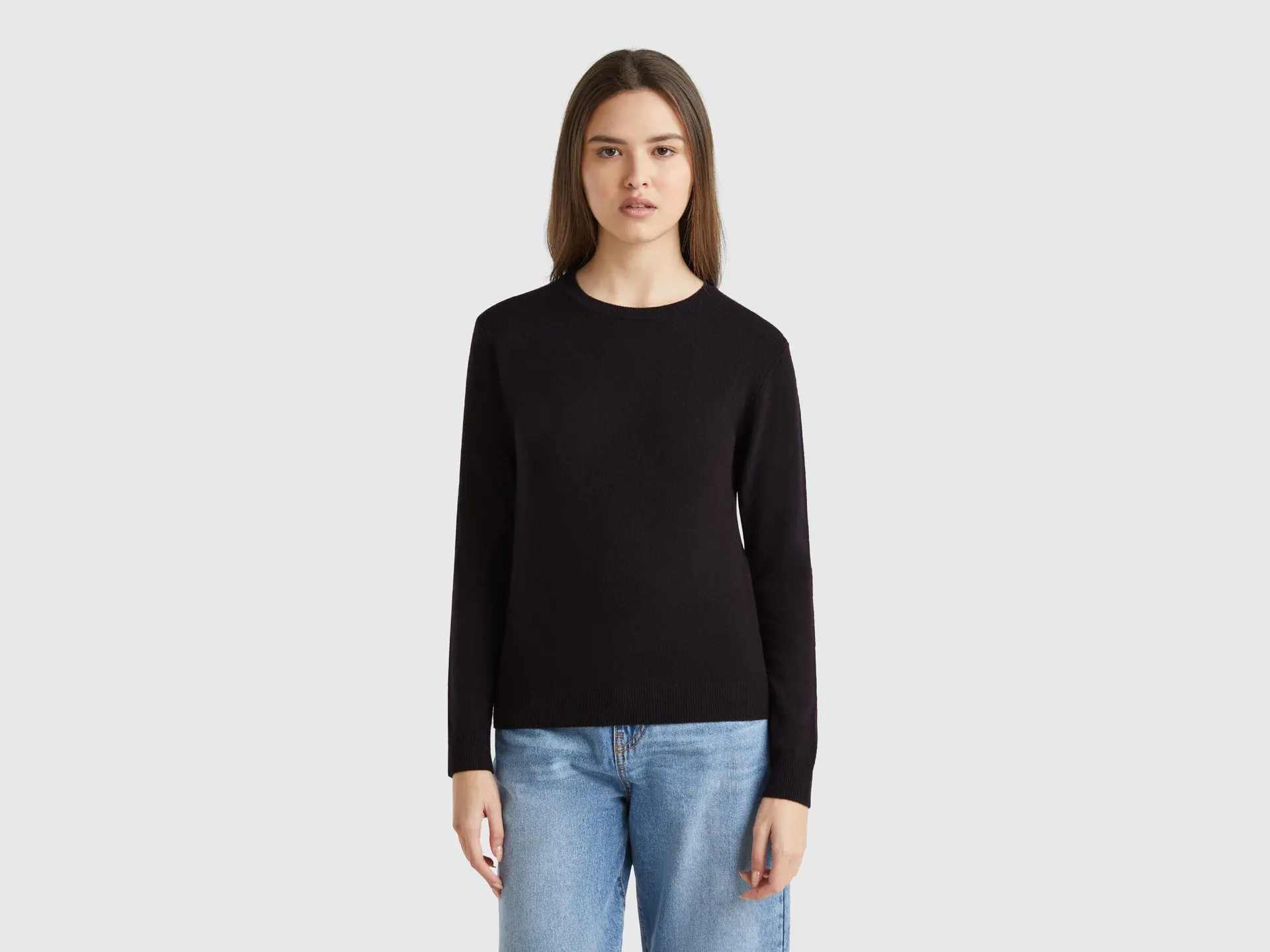 Maglia girocollo nera in pura lana Merino