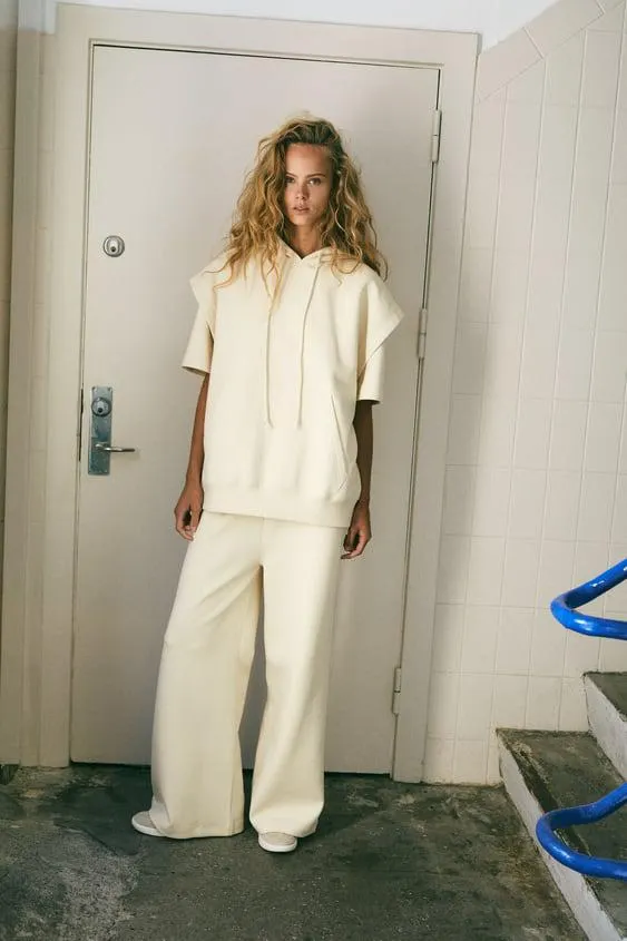 GILET OVERSIZE IN FELPA CON CAPPUCCIO