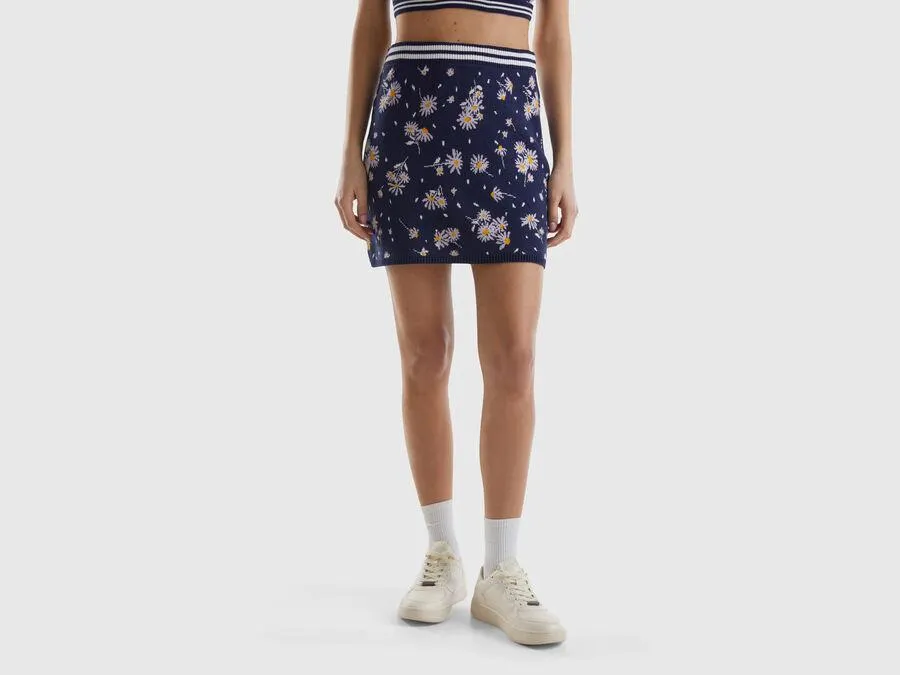 Minifalda de punto con flores