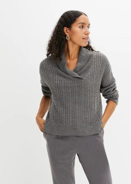 Maglione con scollo a V e spacchi ai lati