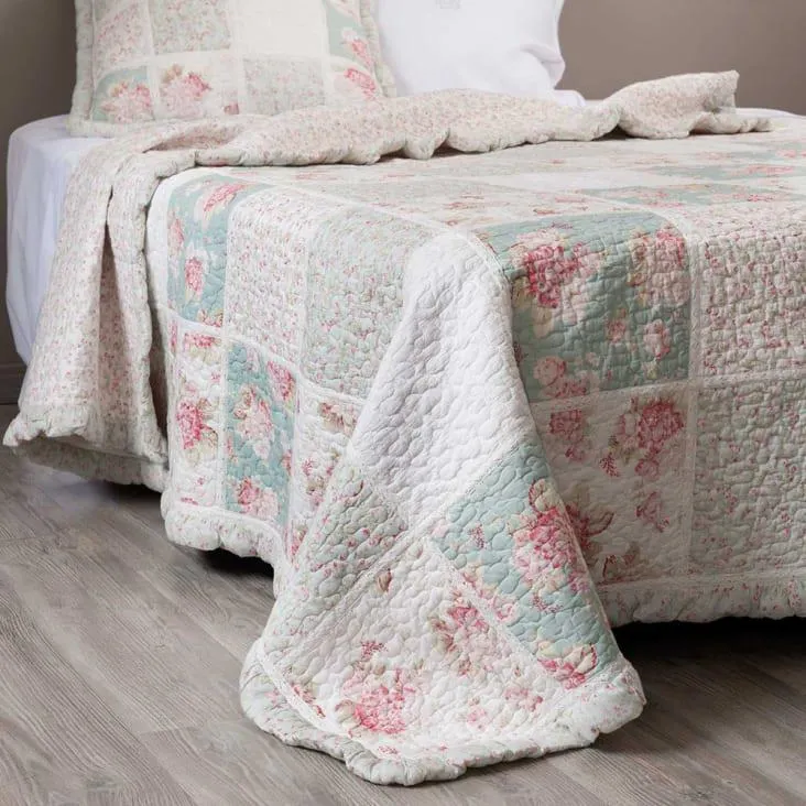 Trapunta a fiori in cotone verde e rosa 240 x 260 cm CAMÉLIA