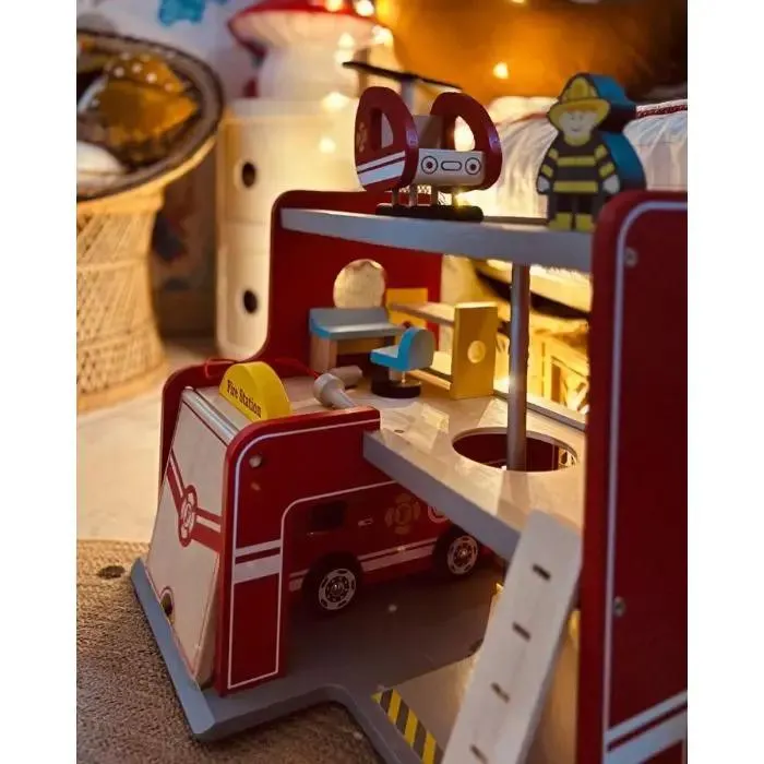 Stazione dei pompieri in legno