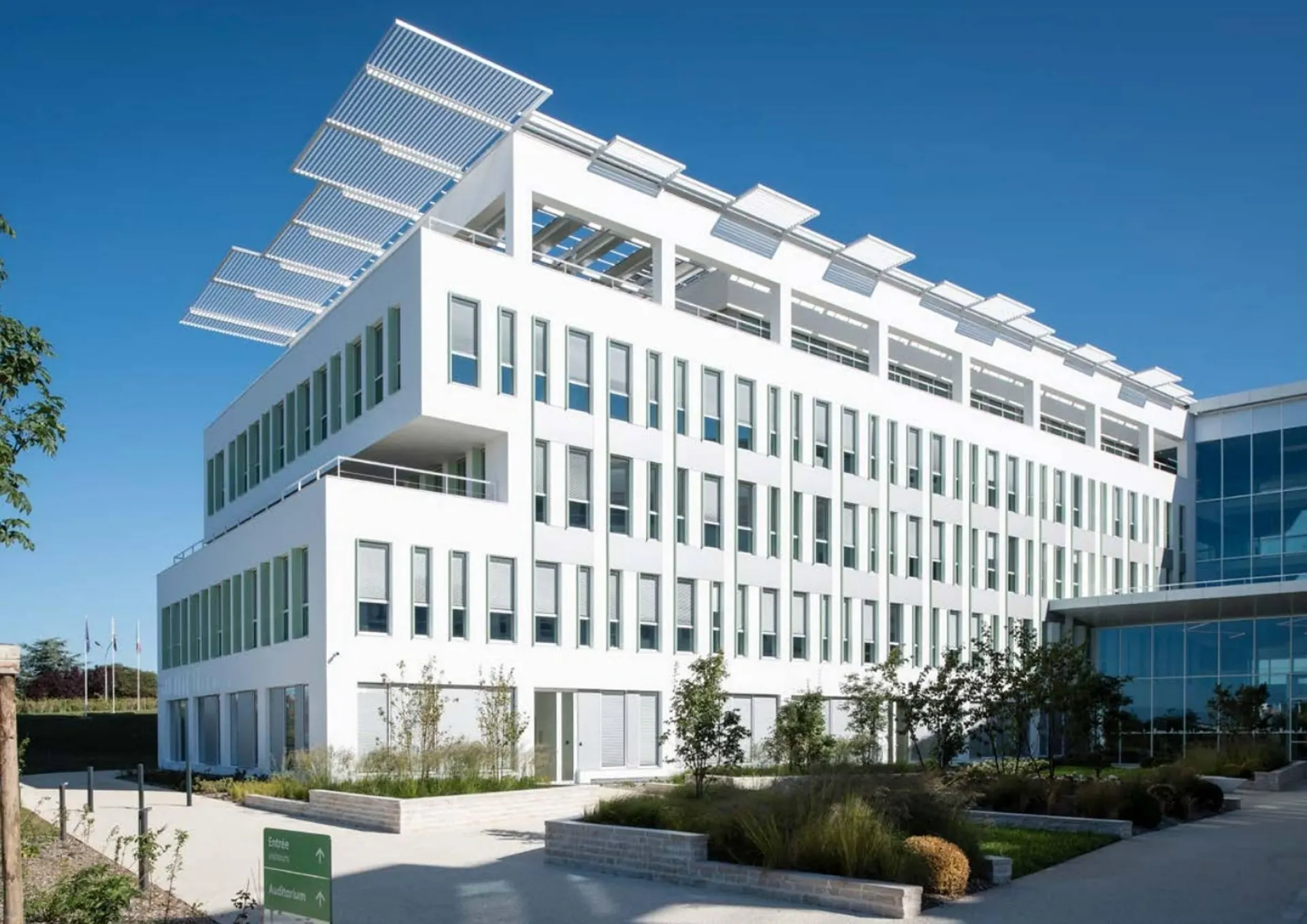 Volantino Porcelanosa da 9 aprile a 28 dicembre di 2024 - Pagina del volantino 12