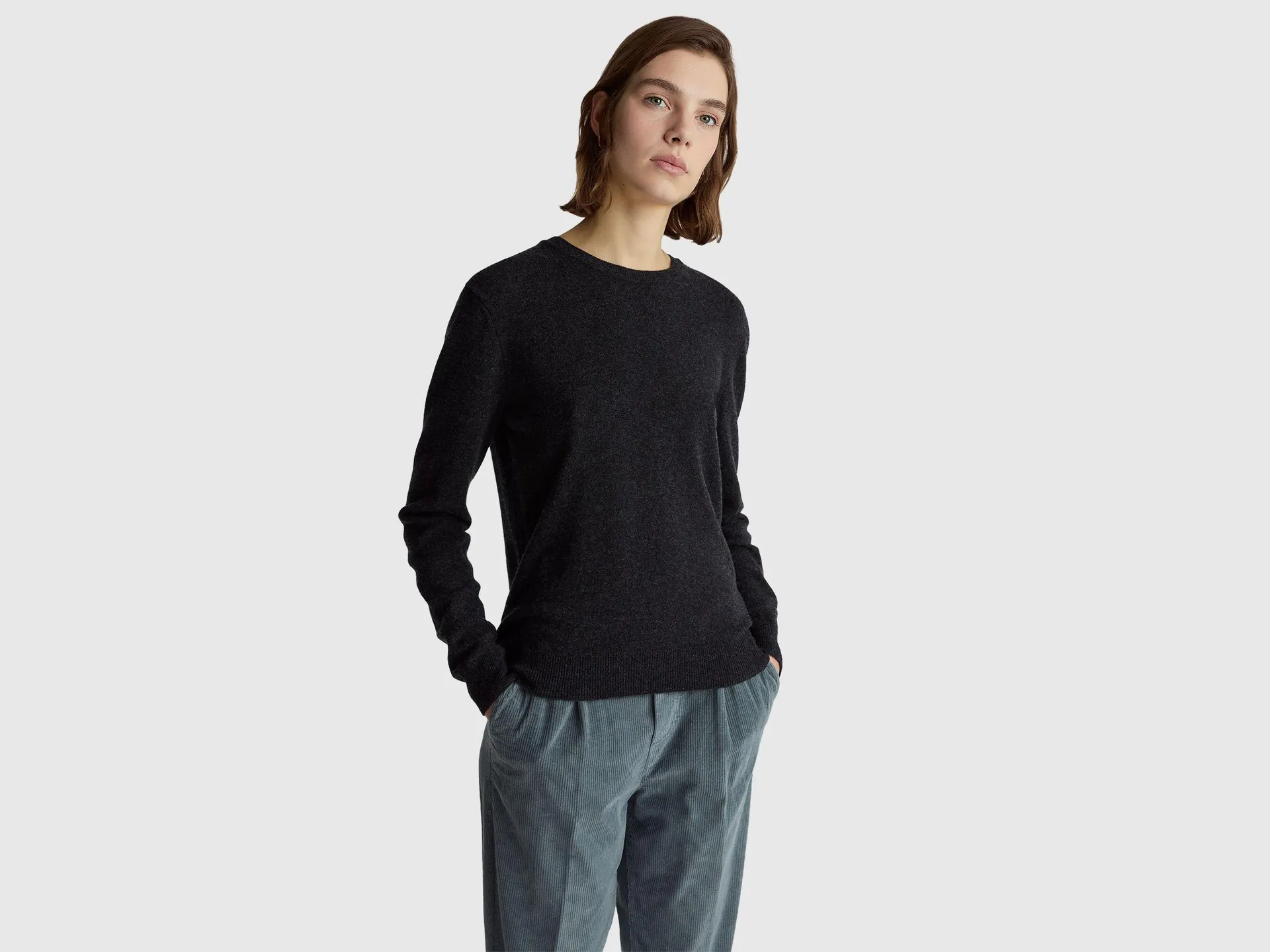 Maglia girocollo grigio scuro in lana Merino