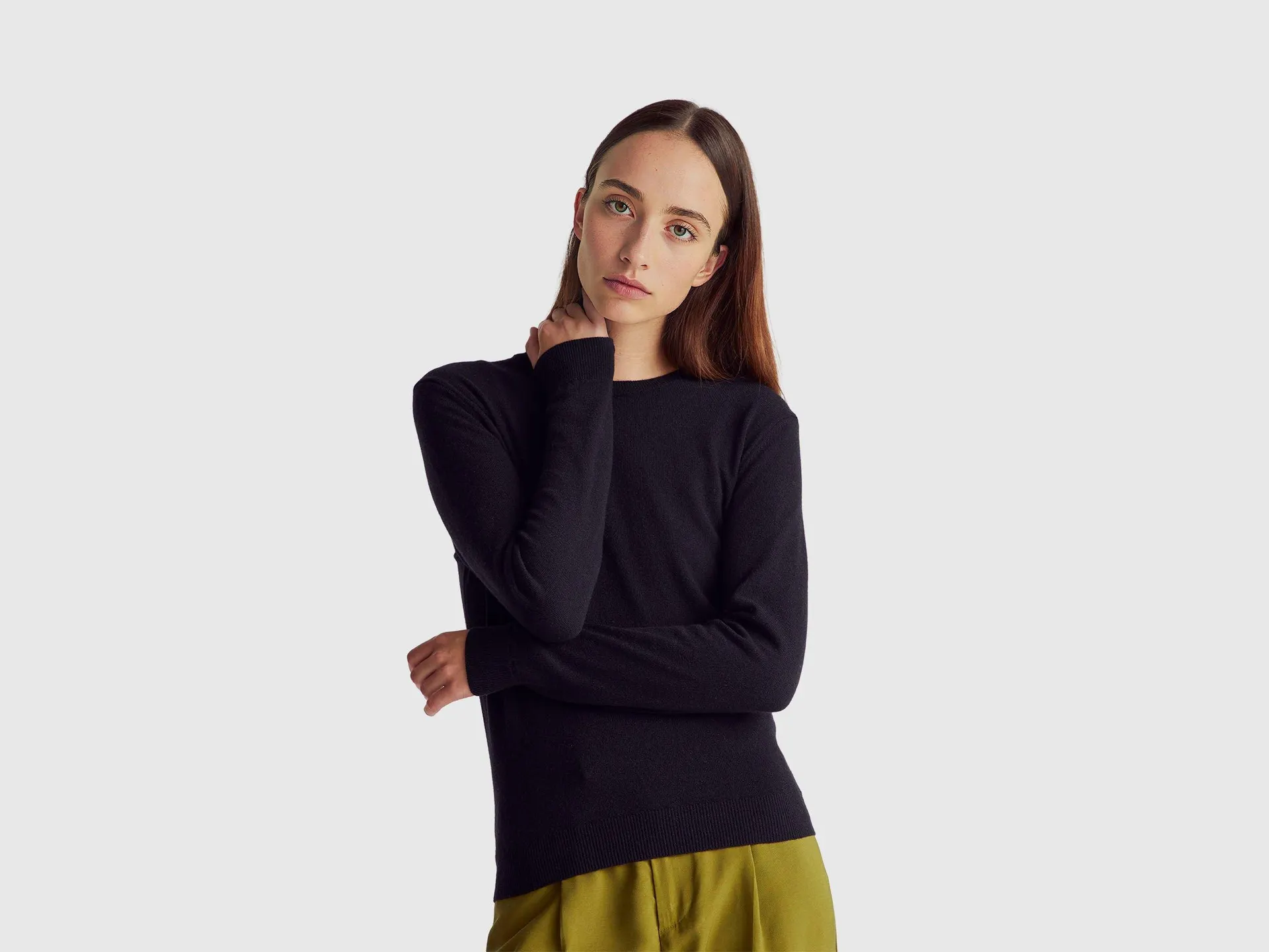 Maglia girocollo nera in pura lana Merino