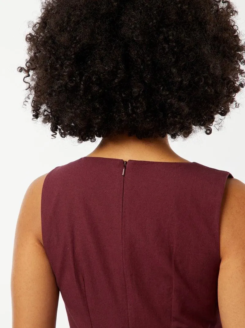 Vestito midi senza maniche, aperto sul lato - Rosso