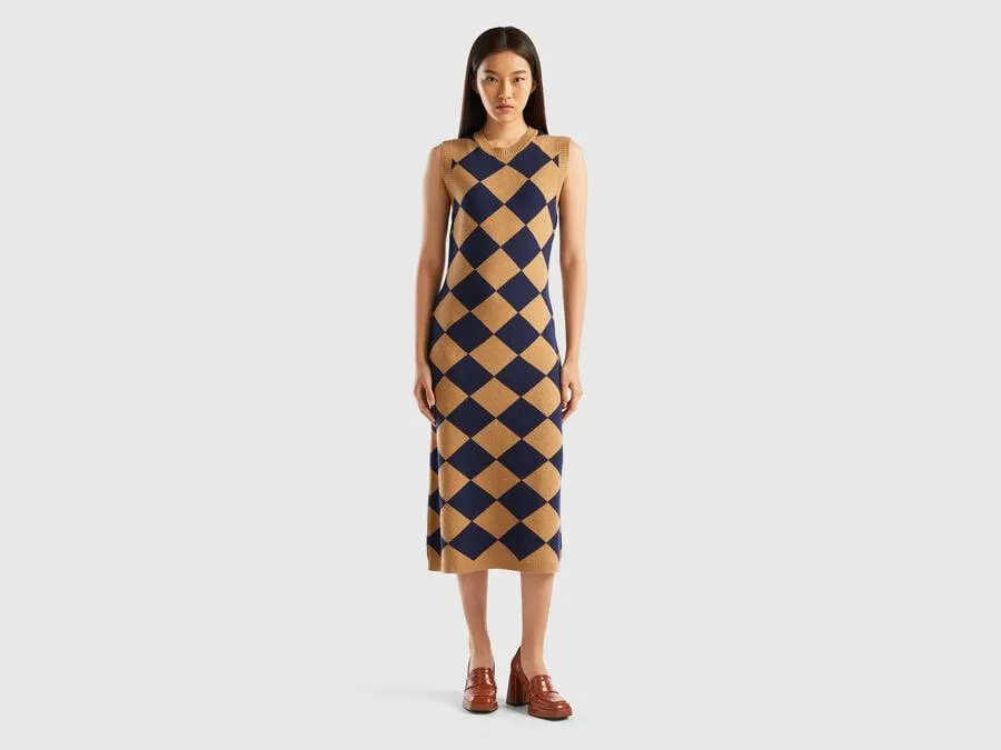 Vestito smanicato a rombi