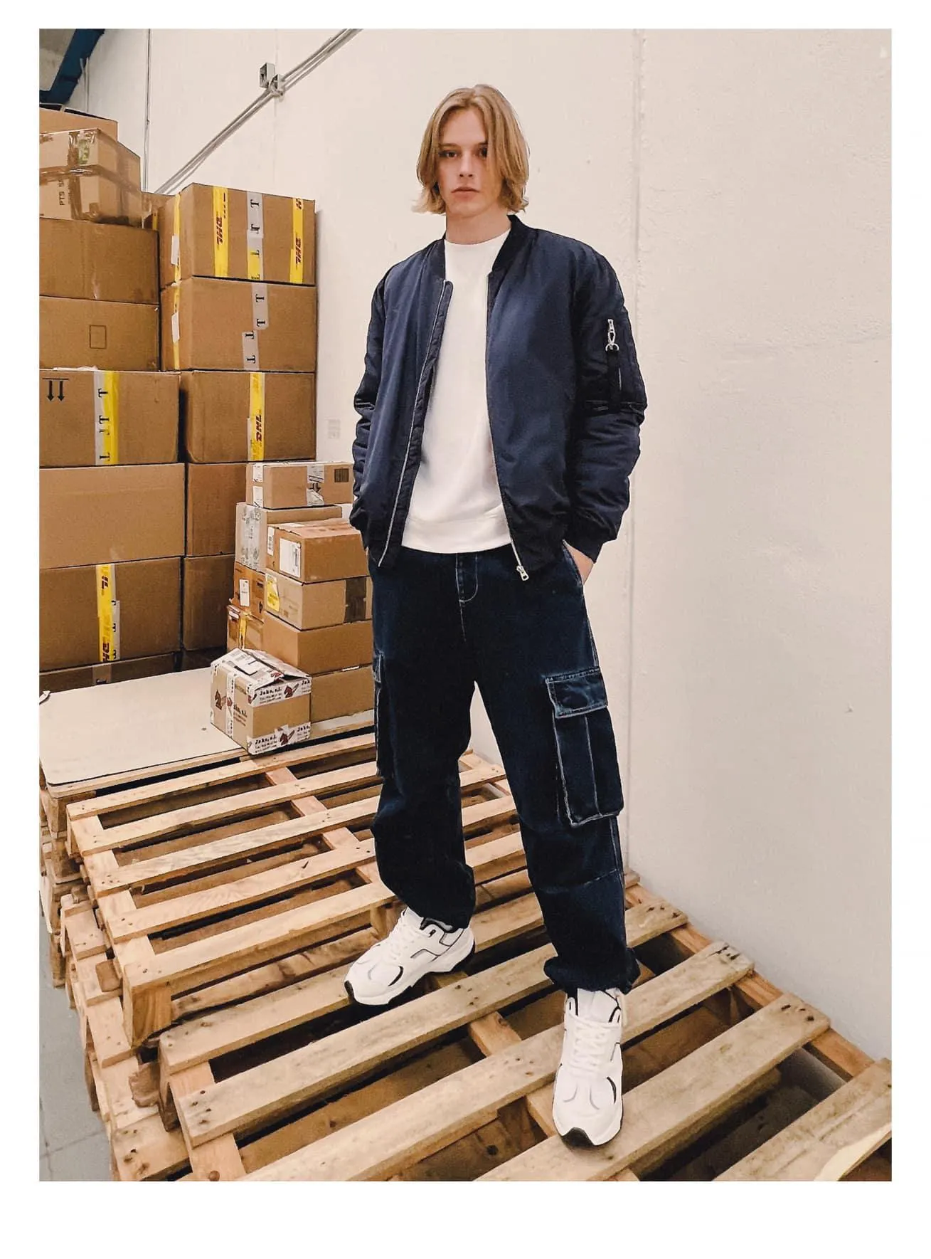 Bomber in nylon con tasca sulla manica Indaco