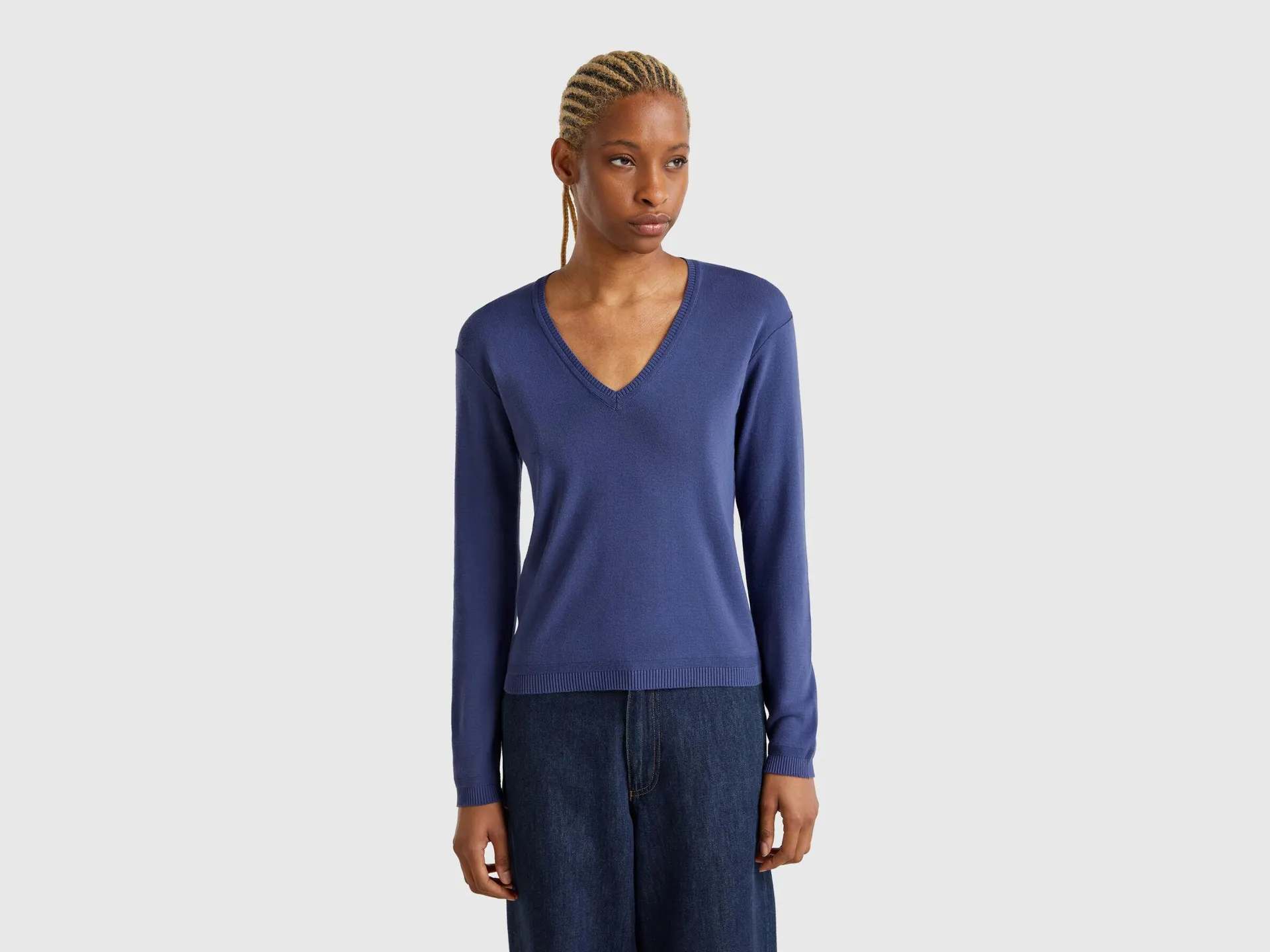 Maglia in puro cotone con scollo a V