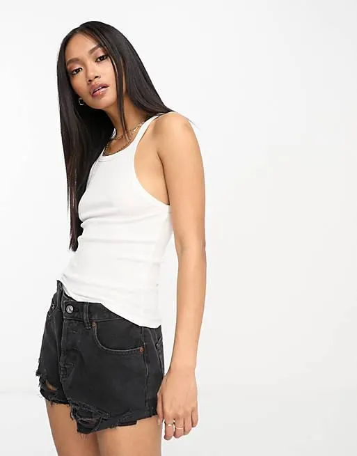 ASOS DESIGN - Canotta skinny bianca con spalline