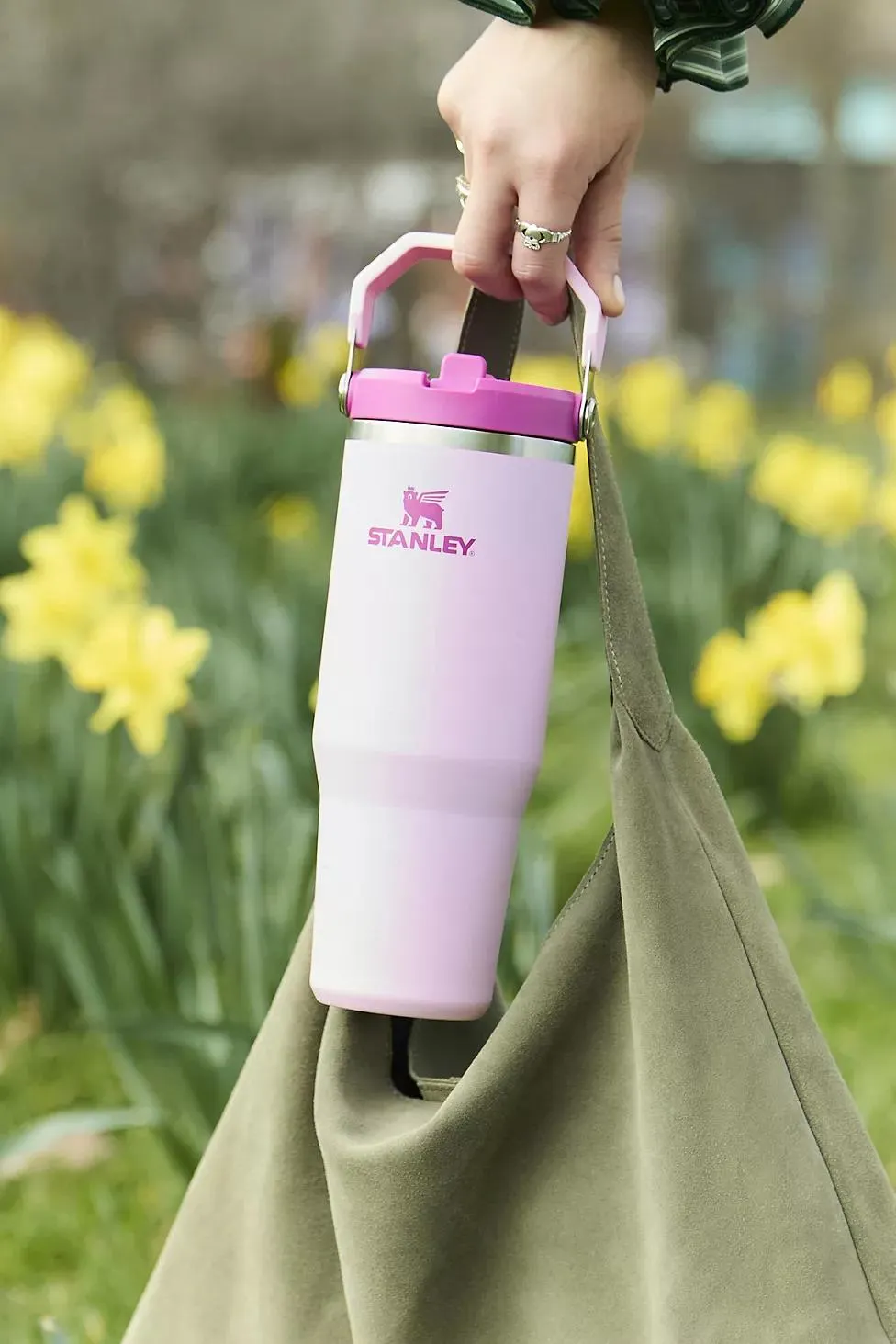 Tumbler Stanley Cherry Blossom Classic Iceflow Flip Straw 0.8L / 30oz