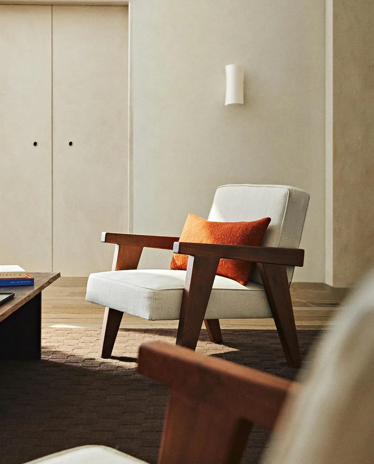 POLTRONA IN NOCE FODERATA ZARA HOME BY BLASCO