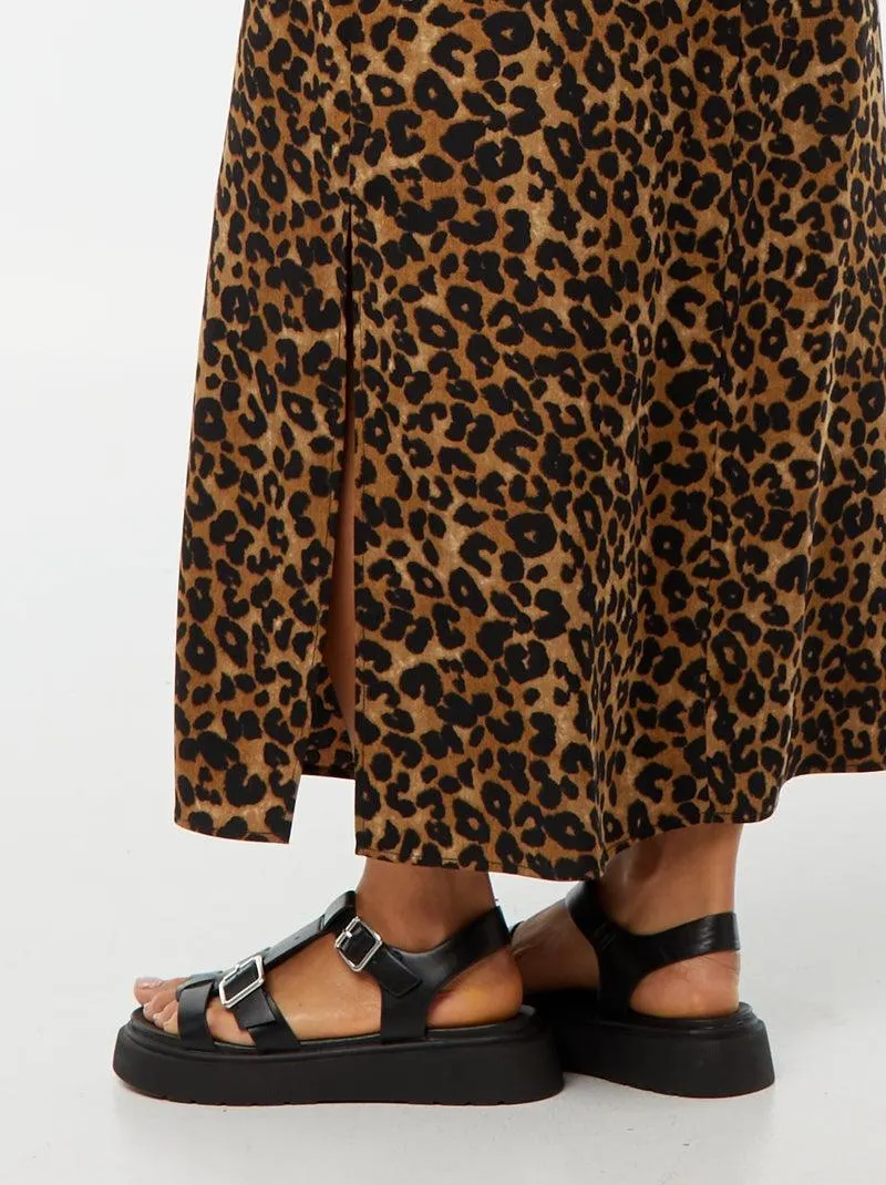 Vestito morbido midi con parte superiore effetto babydoll - MARRONE