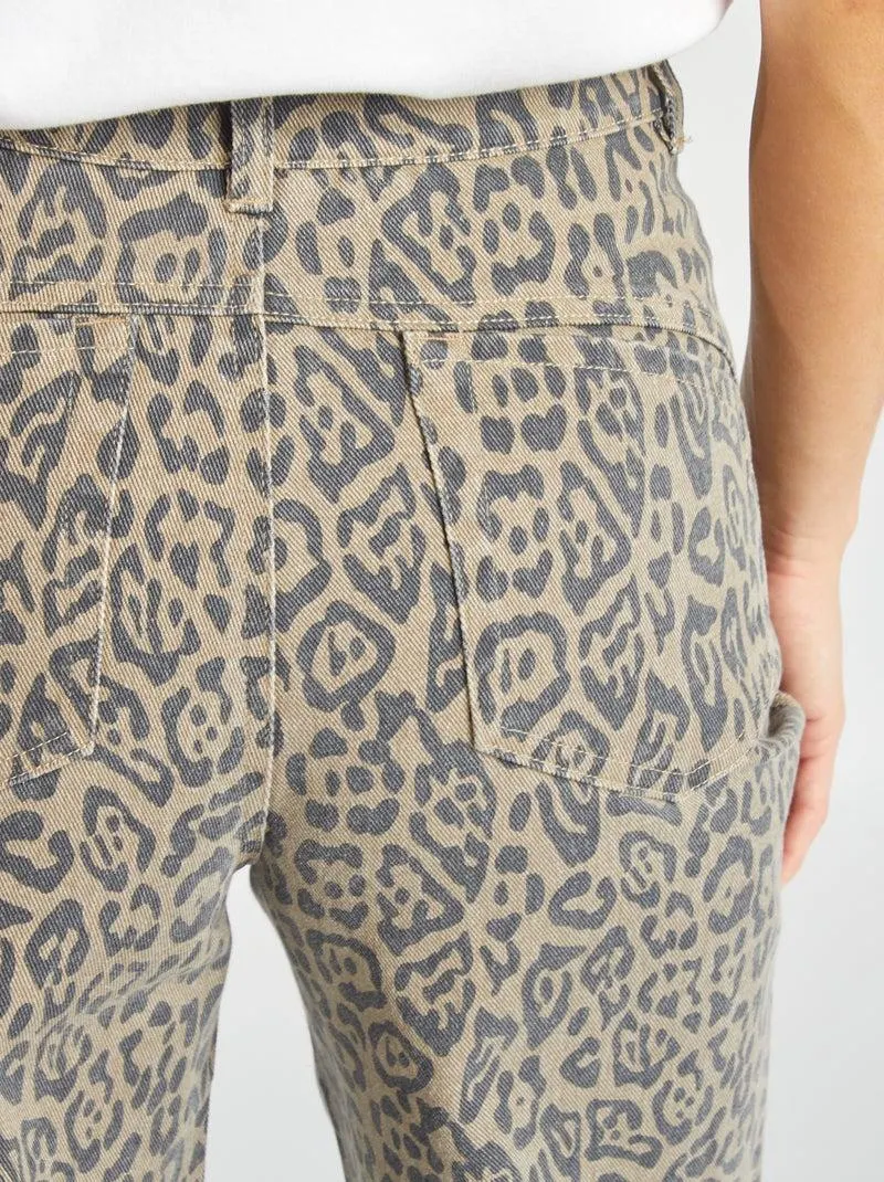 Jeans con stampa leopardata - MARRONE