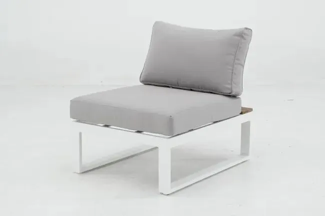 Poltrona da giardino con cuscino bianco Capri, struttura in alluminio seduta in poliestere bianco, L 83 x H 85 x P 66 cm