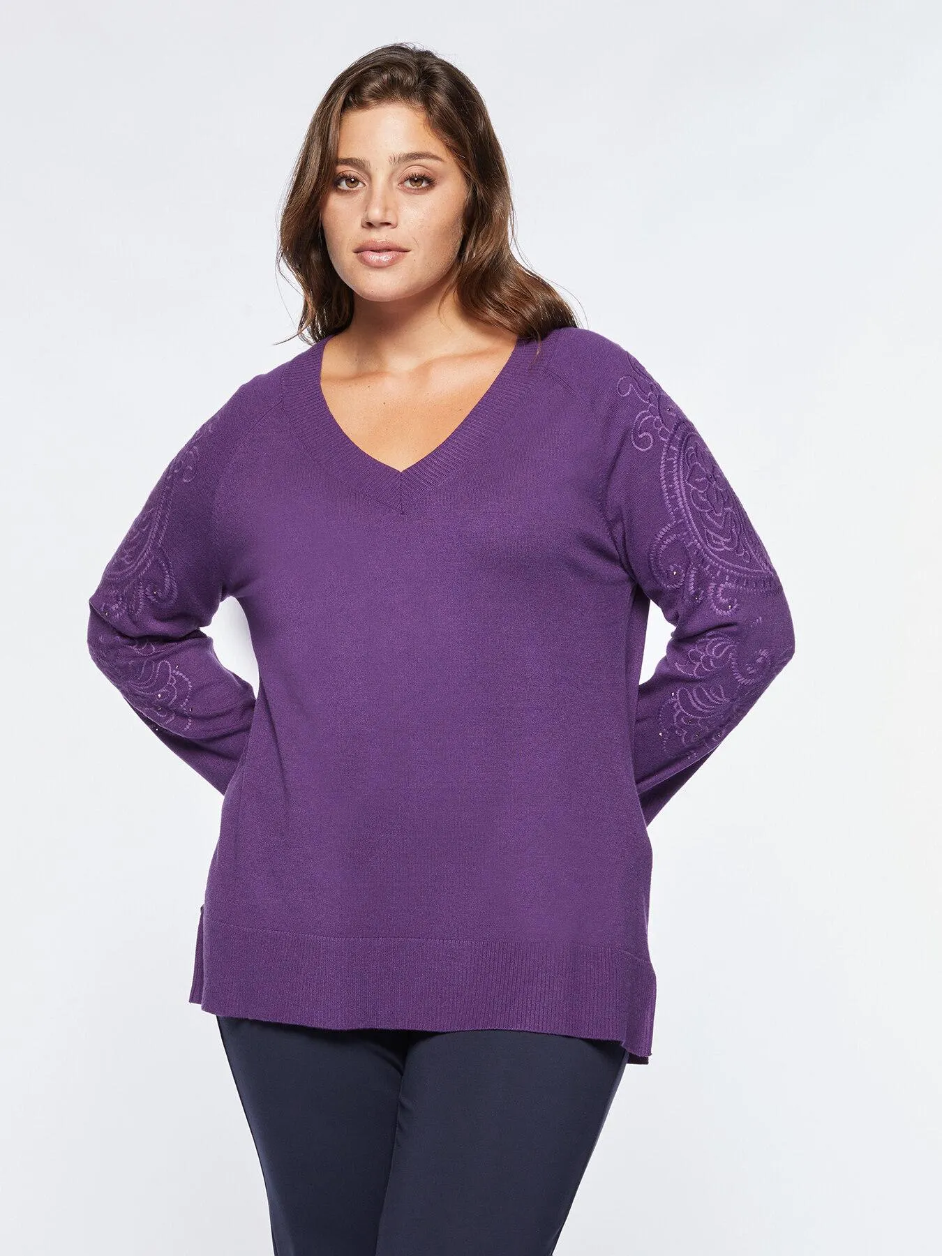 Maglia con maniche ricamate