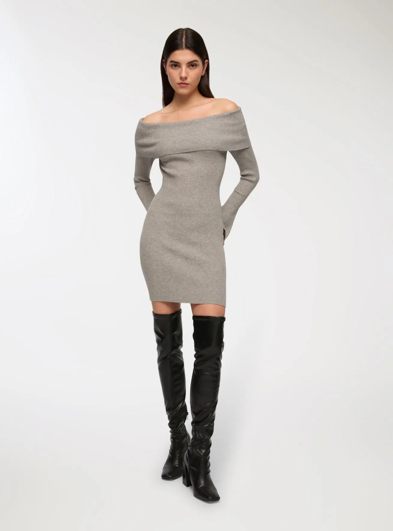 Vestito in maglia con spalle scoperte Grigio medio melange