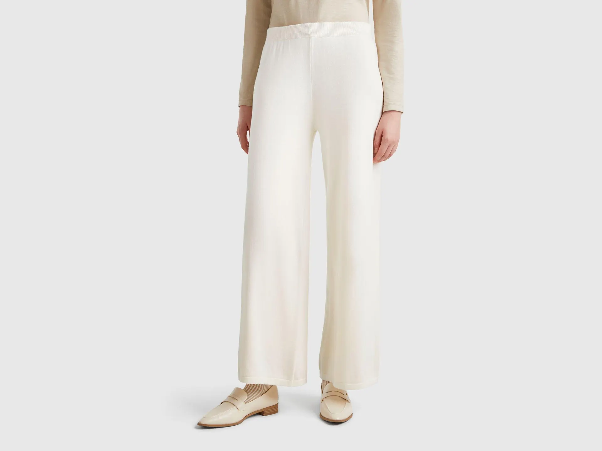 Pantaloni ampi in maglia