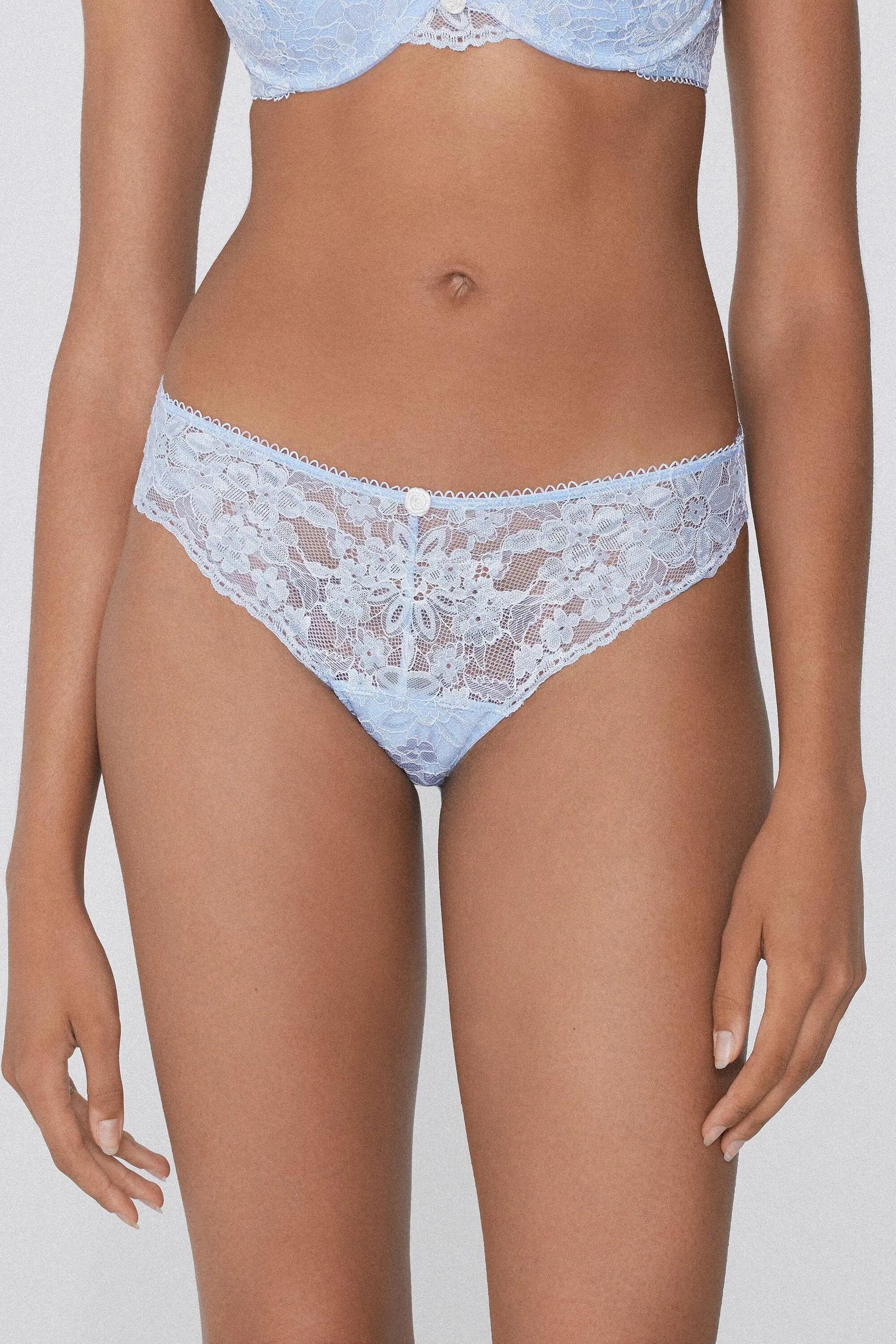 Brasiliano Delicate Lace