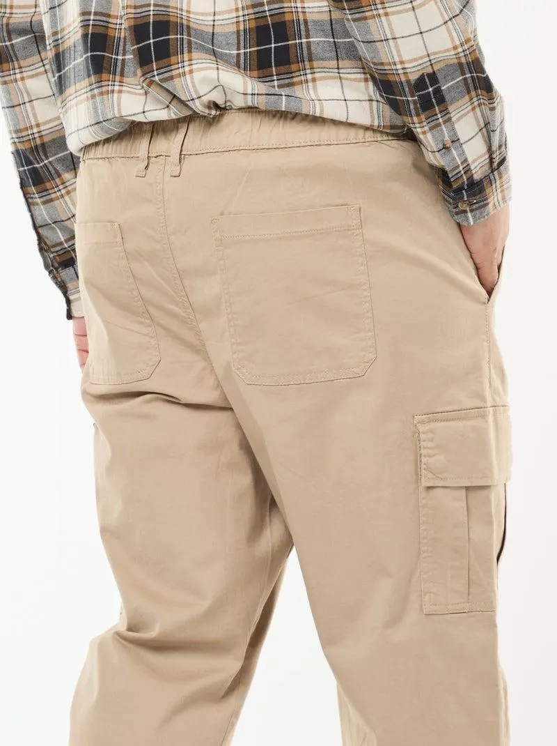 Pantaloni multitasche tinta unita con passanti per cintura - Beige