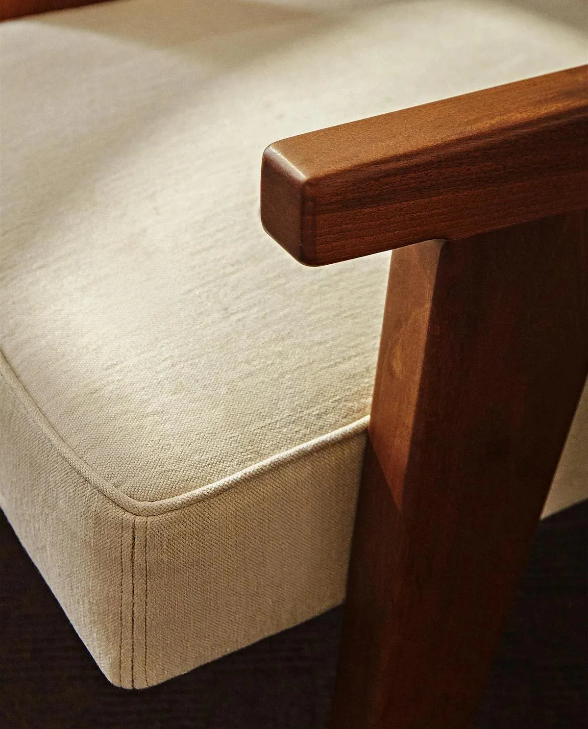 POLTRONA IN NOCE FODERATA ZARA HOME BY BLASCO