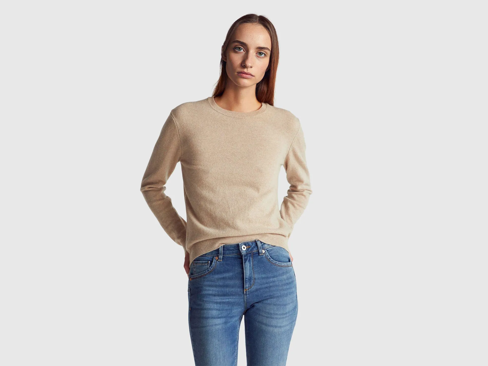 Maglia girocollo beige in pura lana Merino