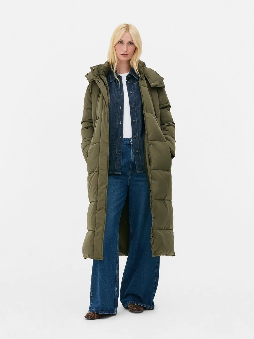 Cappotto lungo imbottito con tasche angolate