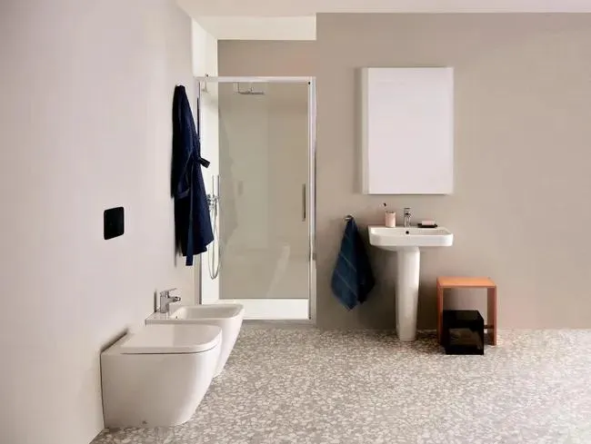 Coppia sanitari filomuro I.Life B IDEAL STANDARD