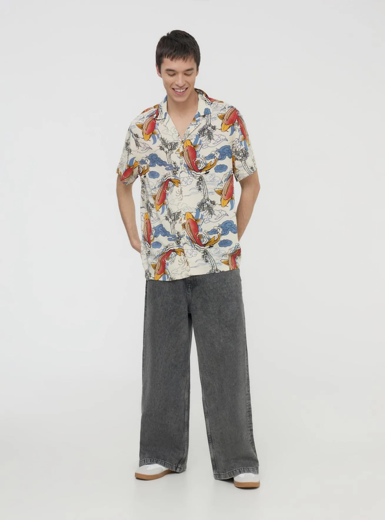 Camicia a fantasia con carpe Var sabbia