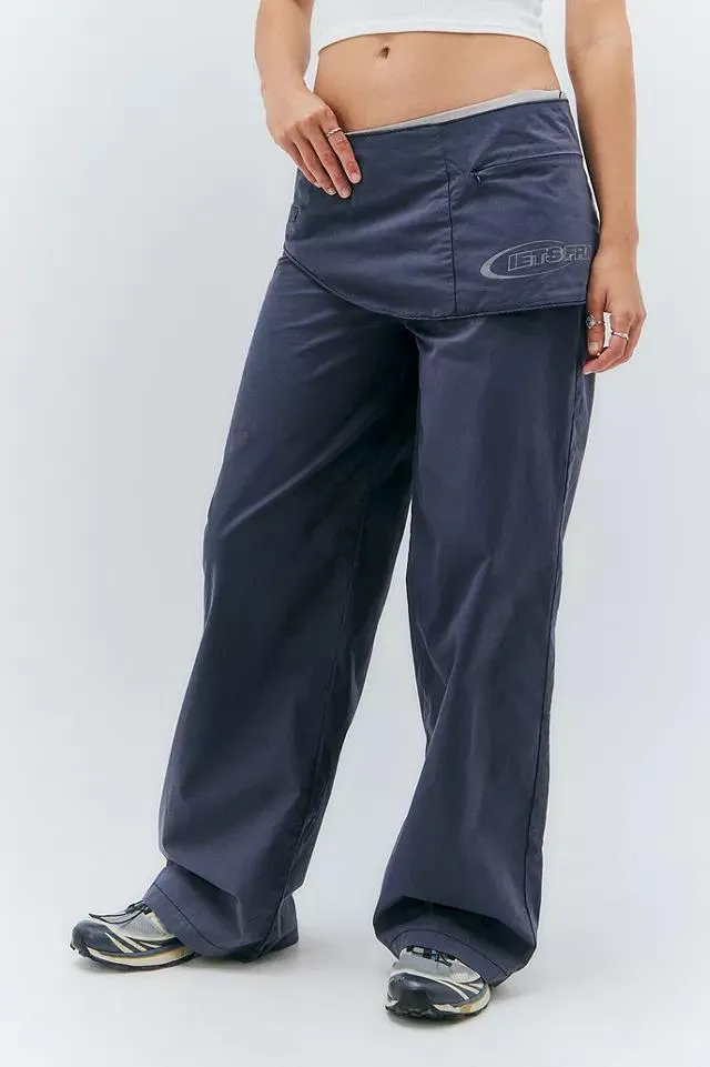 IETS Frans... Gonna blu navy sopra i pantaloni