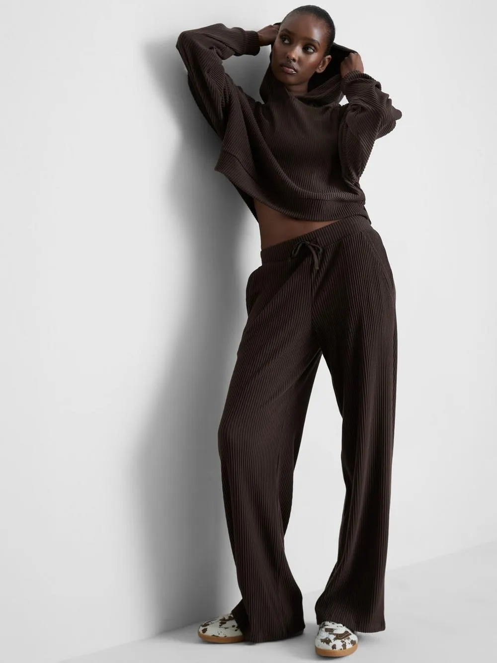 Pantaloni da tuta a coste a gamba dritta