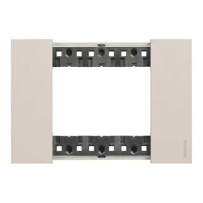 Placca 3 moduli Living Now BTICINO sabbia