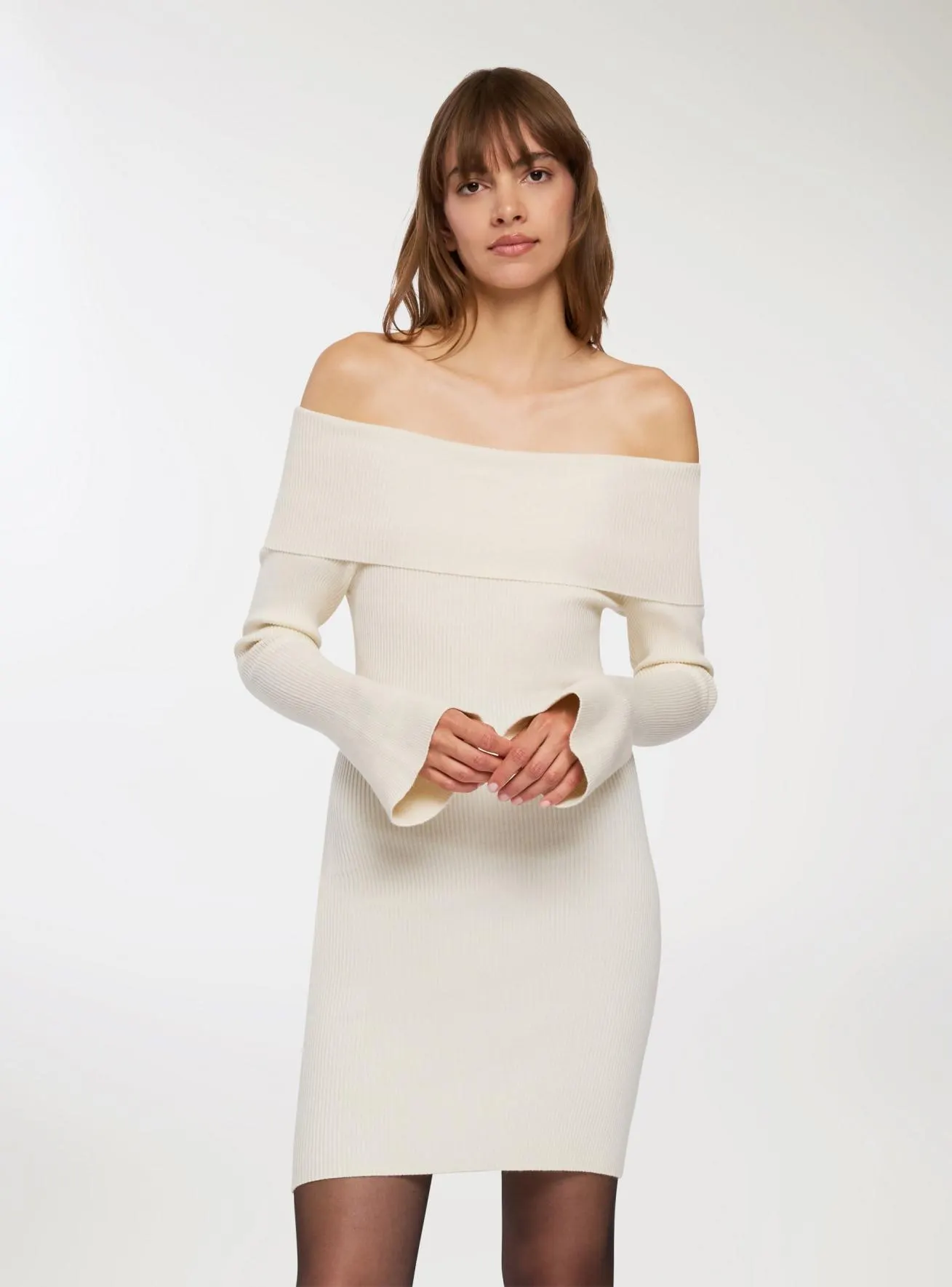 Vestito in maglia con spalle scoperte Bianco melange