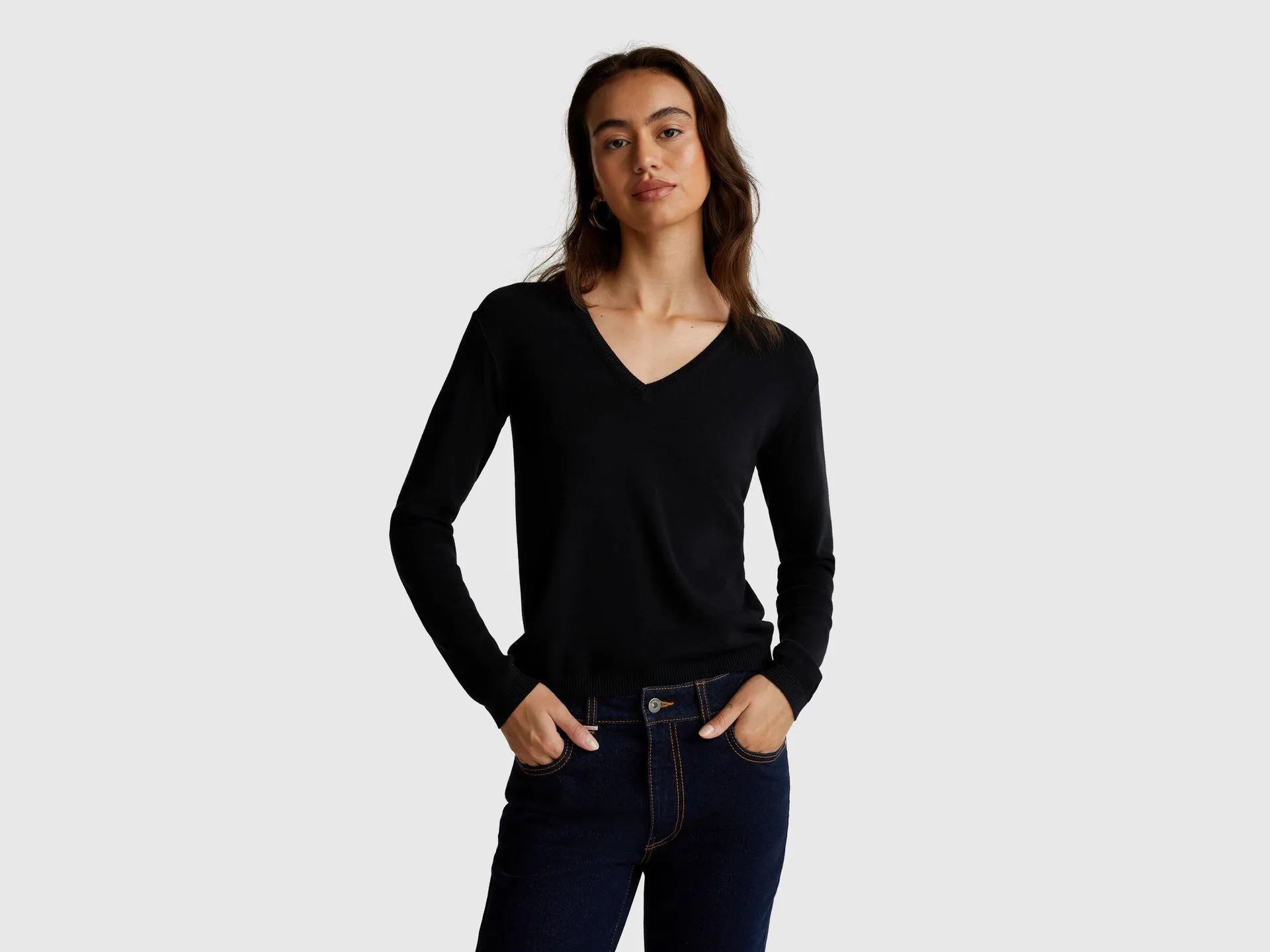 Maglia con scollo a V in puro cotone