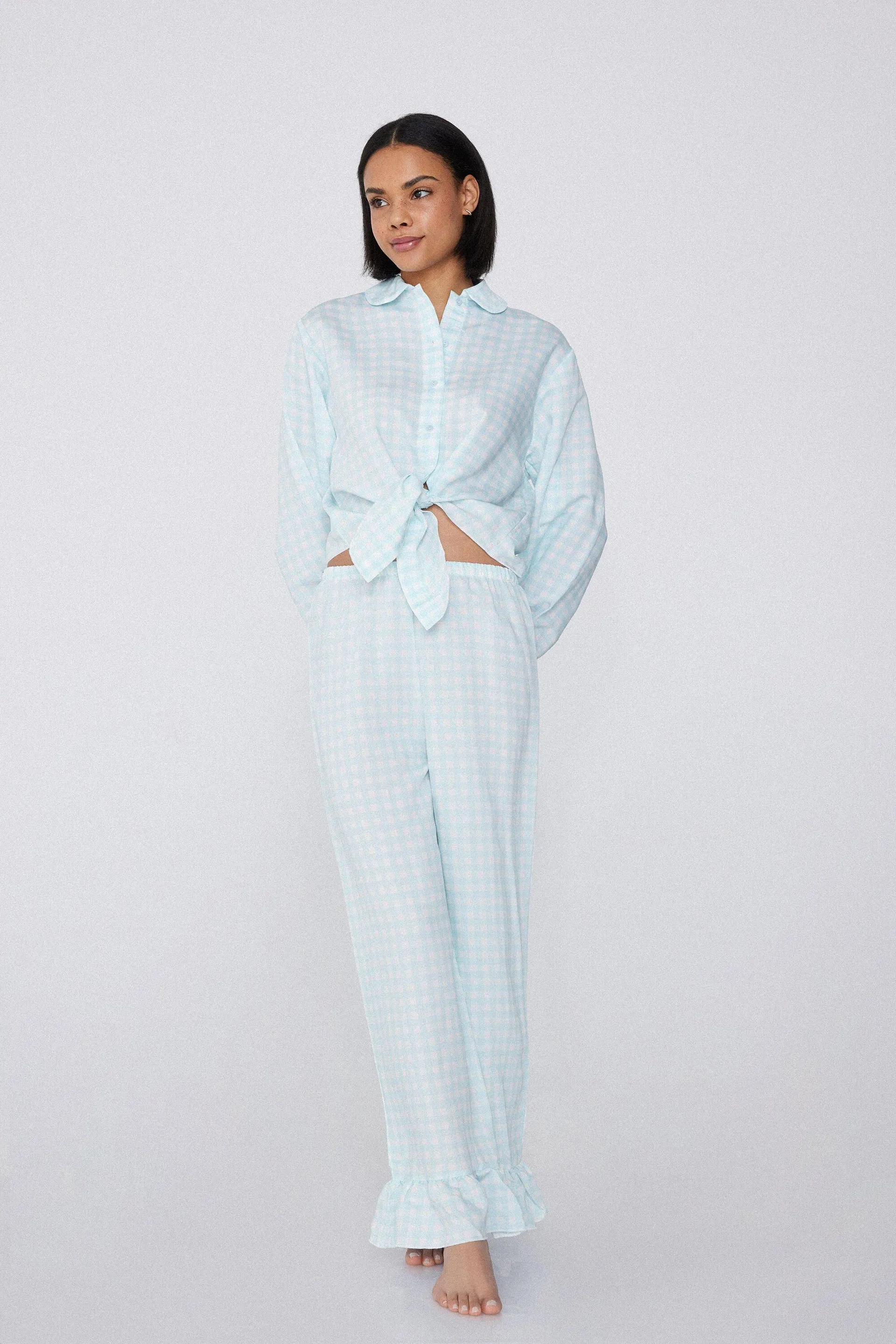 Pigiama Lungo Aperto in Tela con Volant