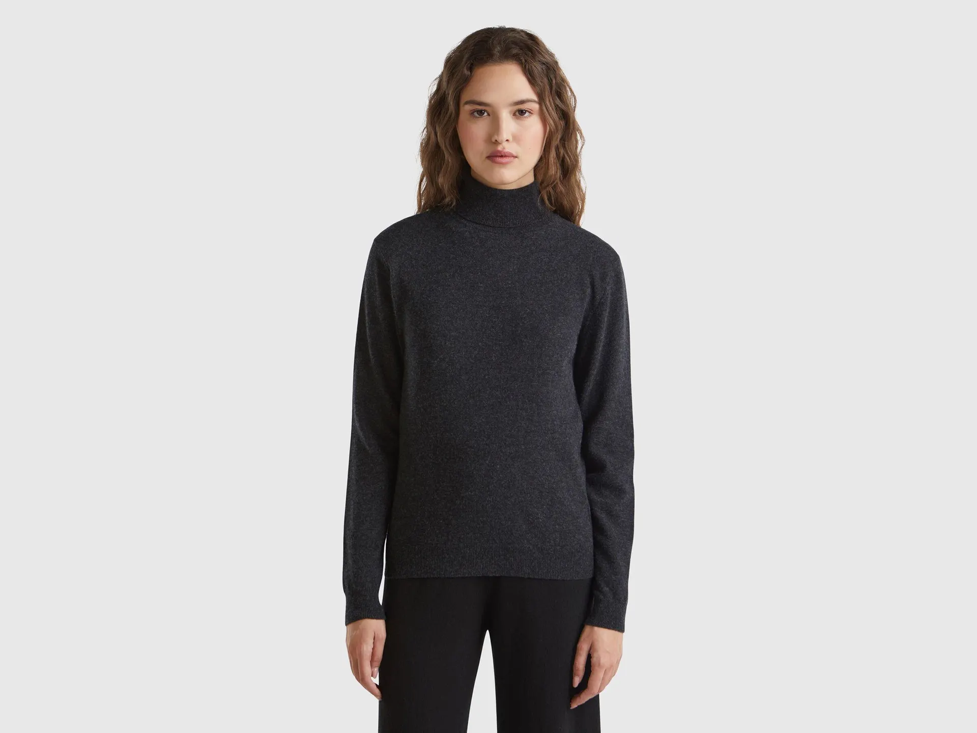 Maglione dolcevita grigio scuro in pura lana Merino