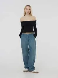 Maglia crop con spalle scoperte manica a campana Nero