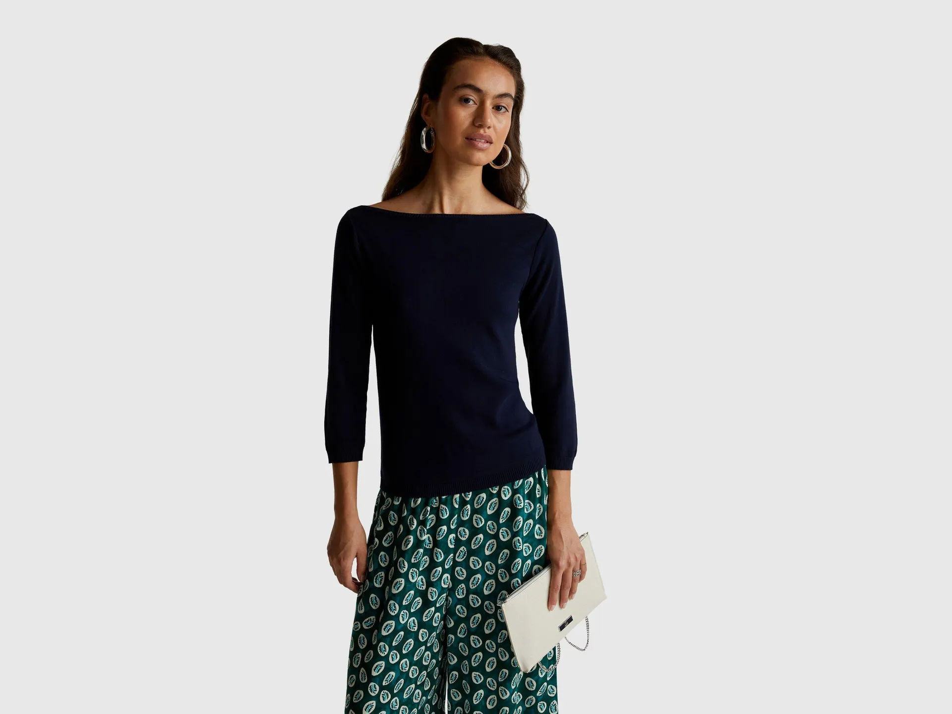 Maglia con scollo a barchetta