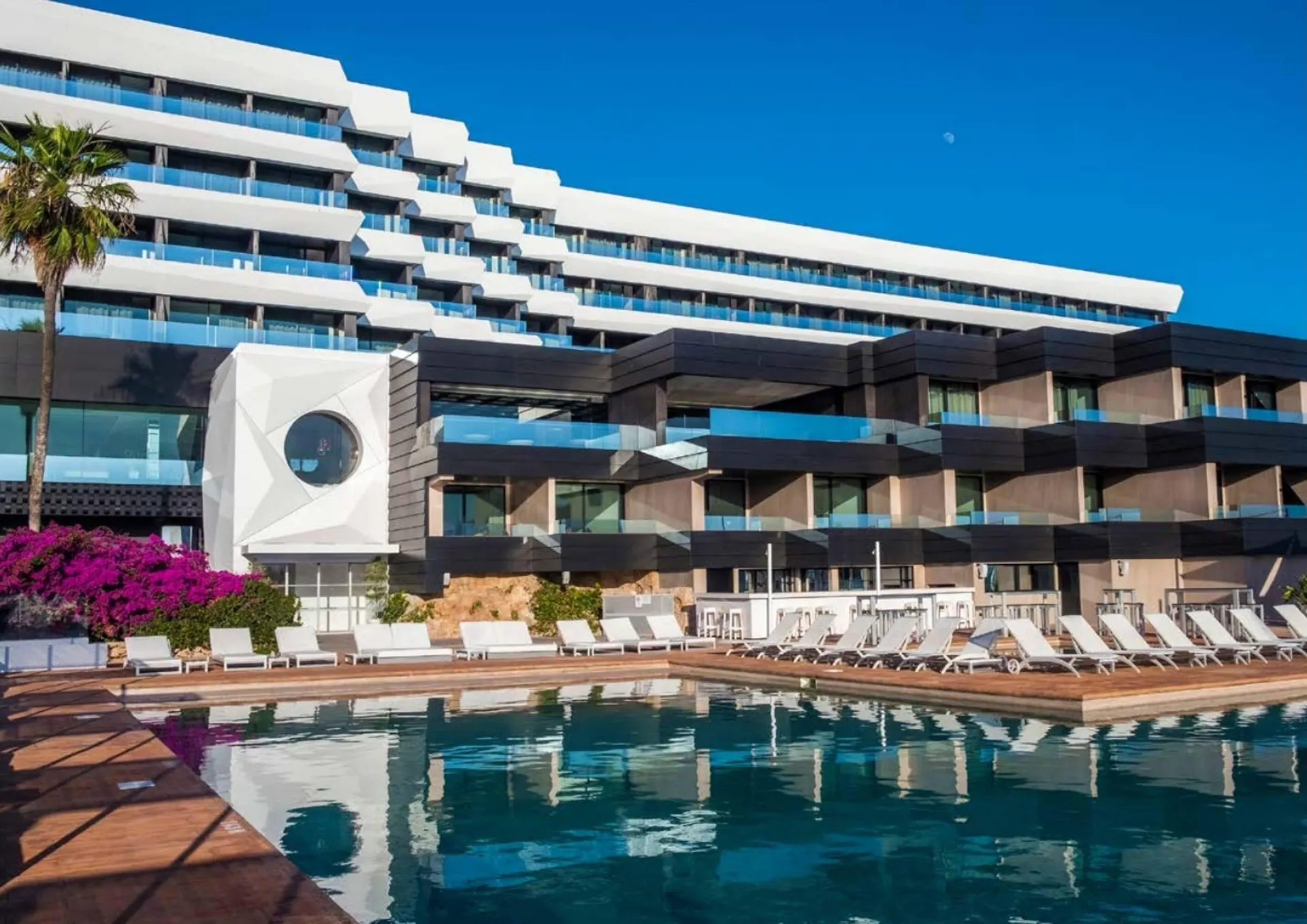 Volantino Porcelanosa da 9 aprile a 28 dicembre di 2024 - Pagina del volantino 76