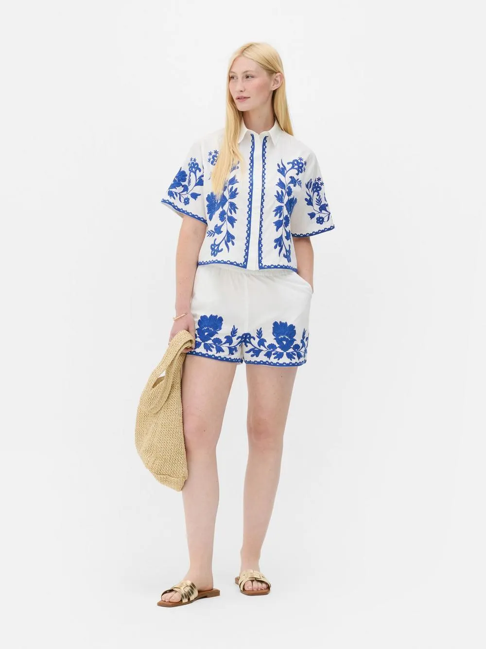 Pantaloncini ricamati stile resort