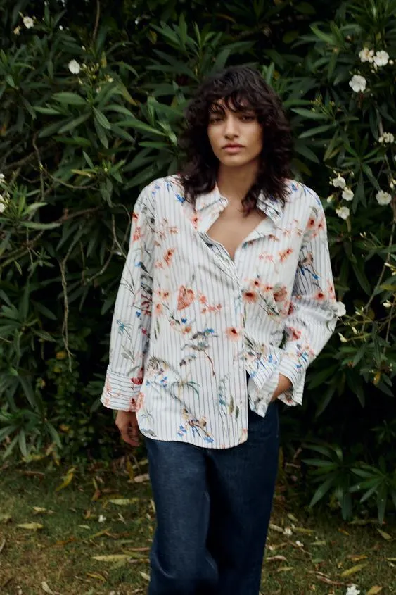 CAMICIA IN POPELINE A RIGHE CON UCCELLI