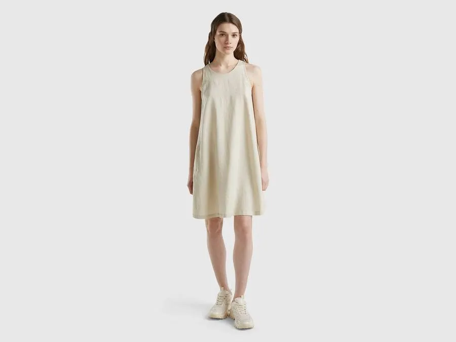 Sleeveless dress in pure linen